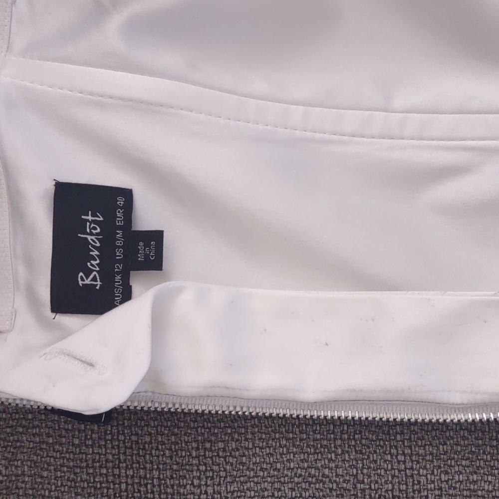 Bardot Black & White Floral Print Off the Shoulder Dress - Size 8 (M) - Picture 9 of 13